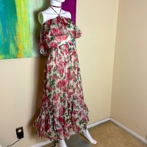 Beautiful flowy floral maxi dress